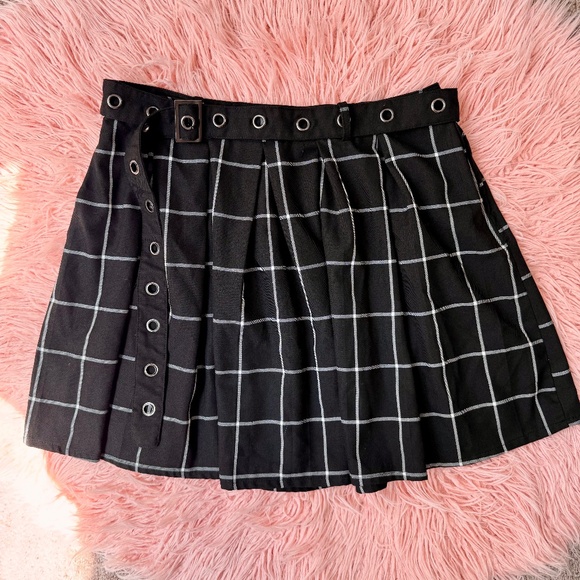 Hot Topic Black High-waisted Skirt - Picture 1 of 3